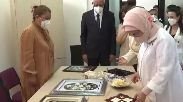 Emine Erdoğan, Girne Belediyesi Sosyal Yaşam Merkezi'ni ziyaret etti