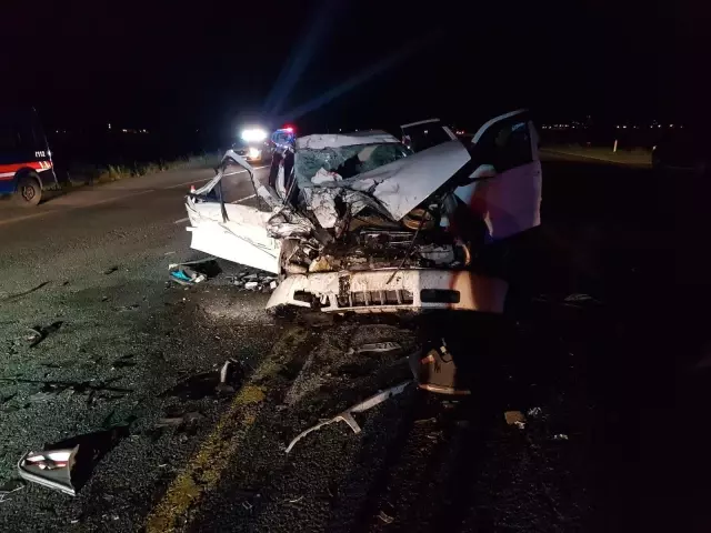 Erzurum'da kurbanlık taşıyan kamyonetle otomobil çarpıştı: 1 ölü, 3 yaralı
