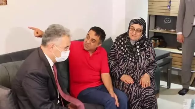 ESKİŞEHİR - Vali Ayyıldız, Gara şehidi Mevlüt Kahveci'nin ailesini ziyaret etti