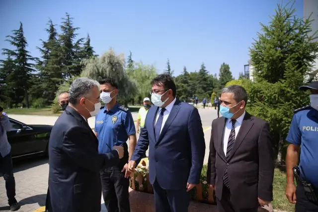 ESKİŞEHİR - Vali Ayyıldız, Gara şehidi Mevlüt Kahveci'nin ailesini ziyaret etti