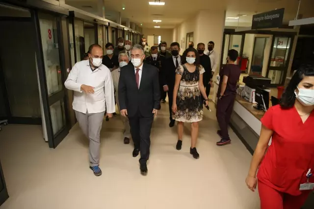 ESKİŞEHİR - Vali Ayyıldız, Gara şehidi Mevlüt Kahveci'nin ailesini ziyaret etti