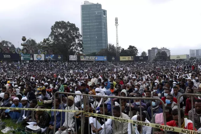 Etiyopya ve Sudan'da yaşayan Müslümanlar Kurban Bayramı namazında bir araya geldi Etiyopya ve Sudan'da yaşayan Müslümanlar Kurban Bayramı namazında bir araya geldi