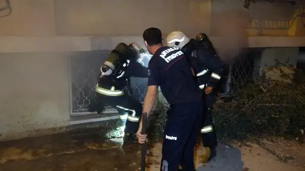 EVİ YANAN KADIN ERKEK ARKADAŞINI SUÇLADI EVİ YANAN KADIN ERKEK ARKADAŞINI SUÇLADI