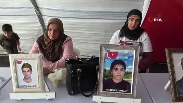 Evlat nöbetindeki aileler Kurban Bayramına hüzünlü girdi Evlat nöbetindeki aileler Kurban Bayramına hüzünlü girdi