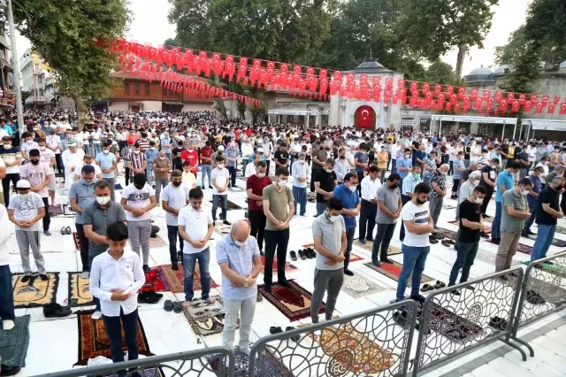 Şehitlerimiz için kurbanlar kesildi