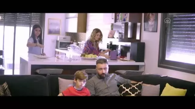 Filistinli müzik grubundan bayramda Türk halkını selamlamak için şarkı