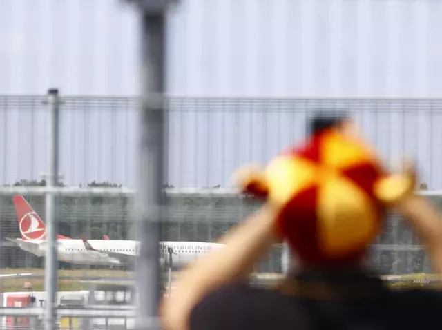 EINDHOVEN - Galatasaray, Hollanda'ya geldi