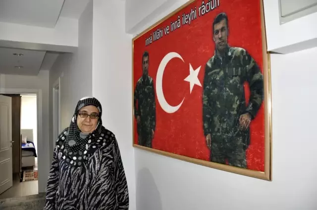 ESKİŞEHİR - Vali Ayyıldız, Gara şehidi Mevlüt Kahveci'nin ailesini ziyaret etti