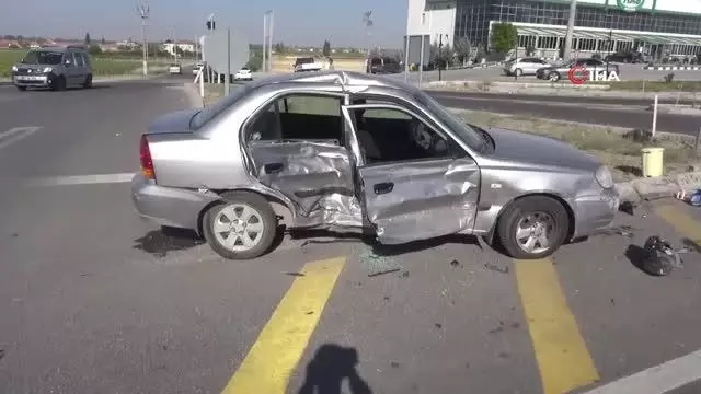 Aksaray'da otomobiller çarpıştı: 4 yaralı