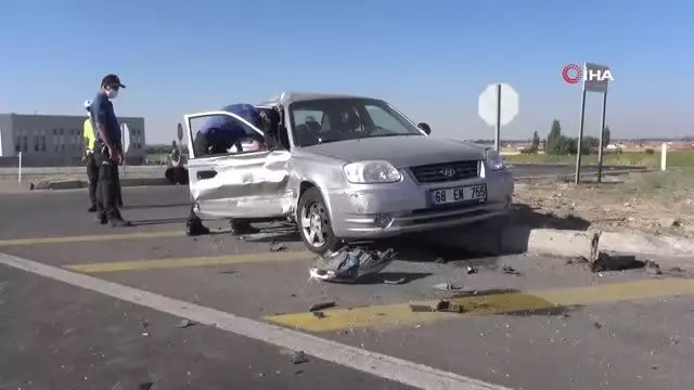 Aksaray'da otomobiller çarpıştı: 4 yaralı