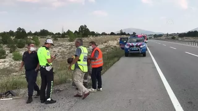 Hafif ticari araç şarampole devrildi: 4 yaralı