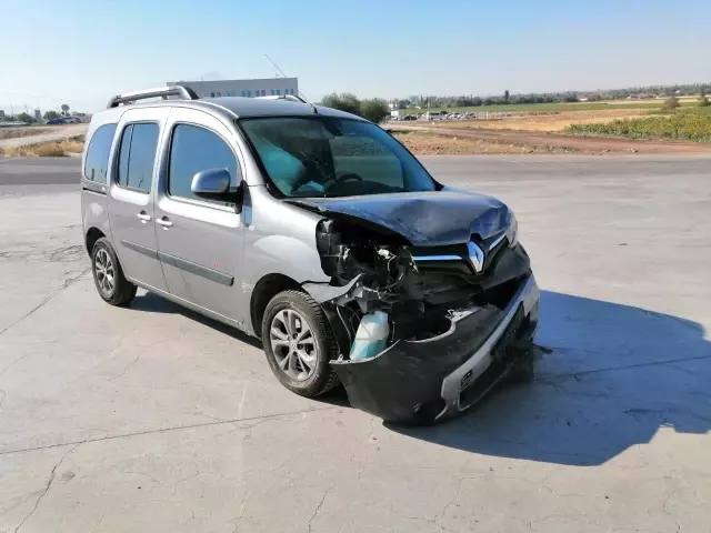 Aksaray'da otomobiller çarpıştı: 4 yaralı