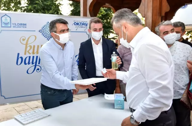 Başkan Aktaş ve Başkan Yılmaz vatandaşlarla bayramlaştı