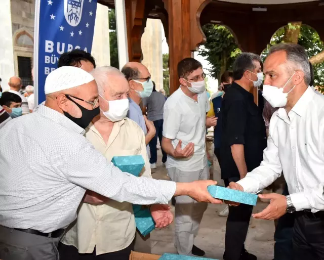 Başkan Aktaş ve Başkan Yılmaz vatandaşlarla bayramlaştı