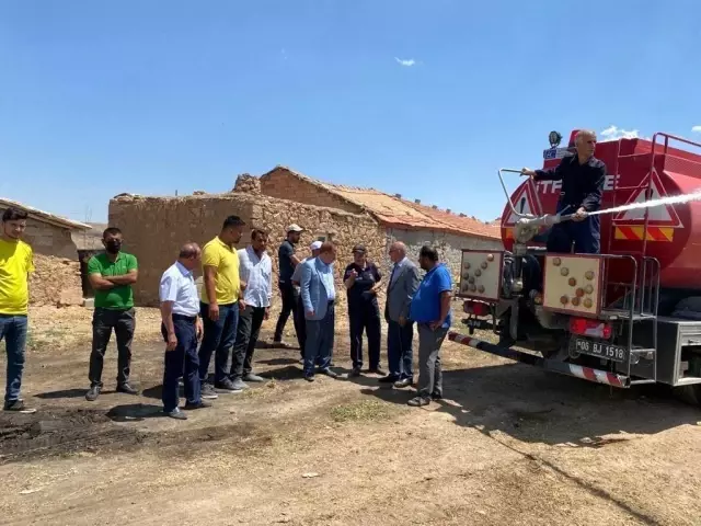 Haymana'da 5 bin balya saman yanarak kül oldu