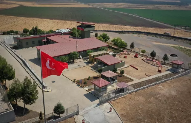 'Hudut kartalları' bayramda da elleri tetikte gözleri sınırda 'vatan nöbeti' tutuyor 'Hudut kartalları' bayramda da elleri tetikte gözleri sınırda 'vatan nöbeti' tutuyor