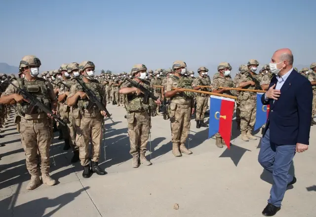 Son dakika haberleri! İçişleri Bakanı Soylu, Çakırsöğüt Jandarma Komando Tugay Komutanlığı'nda askerlerle bayramlaştı Açıklaması