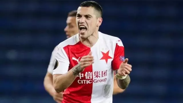 İflastan kurtulmak için Galatasaray'ı bekliyorlar! Stanciu transferinden alacakları pay hayata döndürecek İflastan kurtulmak için Galatasaray'ı bekliyorlar! Stanciu transferinden alacakları pay hayata döndürecek