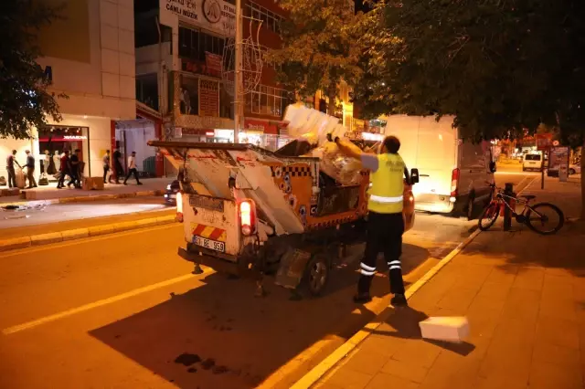 İpekyolu Belediyesi, 350 kişilik ekiple sokakları temizledi