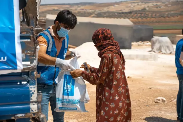 Islamic Relief Türkiye, Suriye'de 80 bin kişiye kurban eti ulaştırdı Islamic Relief Türkiye, Suriye'de 80 bin kişiye kurban eti ulaştırdı