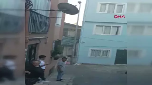 İSTANBUL-BEYOĞLU'NDA MANGAL YAKMAK İSTEYEN AİLENİN EVİNDE YANGIN ÇIKTI İSTANBUL-BEYOĞLU'NDA MANGAL YAKMAK İSTEYEN AİLENİN EVİNDE YANGIN ÇIKTI