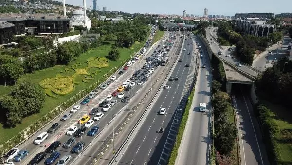 İSTANBUL'DA KURBAN BAYRAMI'NDA YOLLARDA SON DURUM