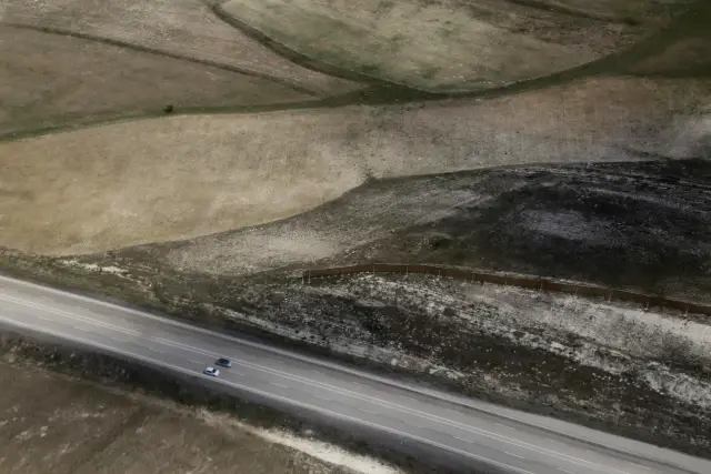 Jandarma Erzurum-Artvin kara yolundaki bayram trafiğini helikopterle denetledi