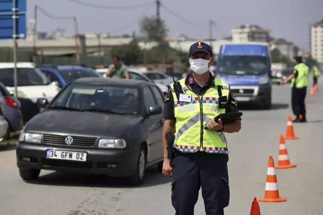 Sancaktepe'de jandarma kurban satış ve kesim yerlerini denetledi
