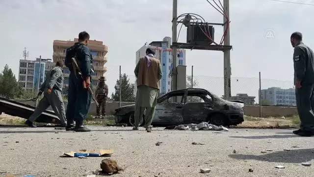 Kabil'de cumhurbaşkanlığı sarayı yakınına 3 roket mermisi isabet etti