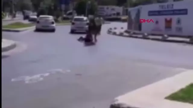 KAÇAN DANAYI KUYRUĞUNDAN TUTARAK DURDURMAYA ÇALIŞINCA... 2 KAÇAN DANAYI KUYRUĞUNDAN TUTARAK DURDURMAYA ÇALIŞINCA... 2