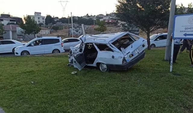 Son dakika haberi: Kahramanmaraş'ta ambulansla otomobil çarpıştı: 1 ölü, 3 yaralı