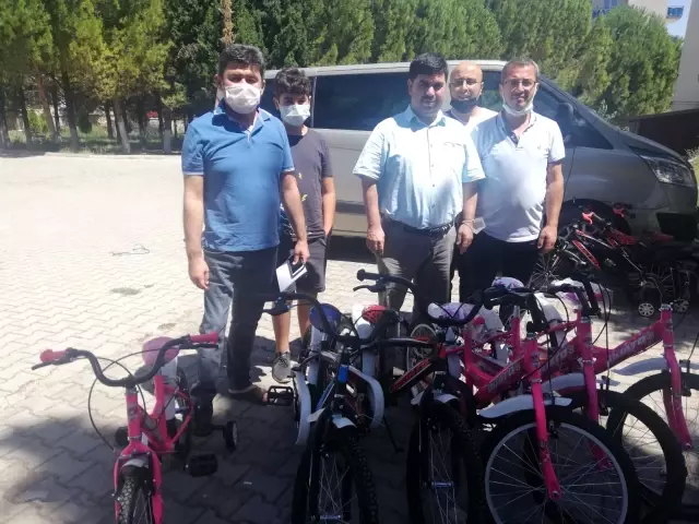 Kale'de 100 öğrenci bayramı sürprizle karşıladı
