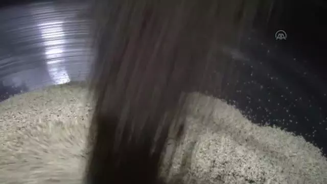 Kale'de üretilen tahin, iç ve dış pazarda ilgi görüyor Kale'de üretilen tahin, iç ve dış pazarda ilgi görüyor