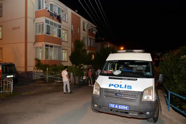 Karabük'te karısını bıçaklayarak öldüren koca tutuklandı Karabük'te karısını bıçaklayarak öldüren koca tutuklandı