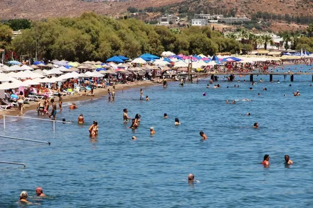 Karadan, denizden ve havadan Bodrum'a turist yağdı