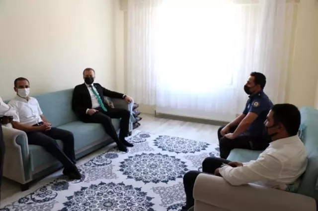 Kaymakam Yelek, uygulama noktasında görevli personelin bayramını kutladı