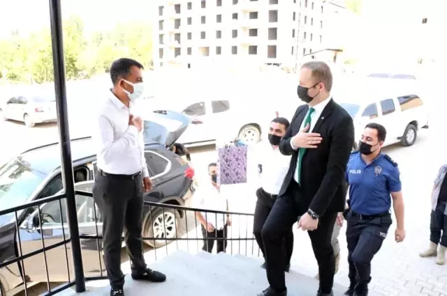 Kaymakam Yelek, uygulama noktasında görevli personelin bayramını kutladı
