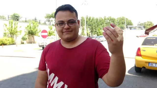 Kendini yaralayan acemi kasaplar, hastaneye akın etti