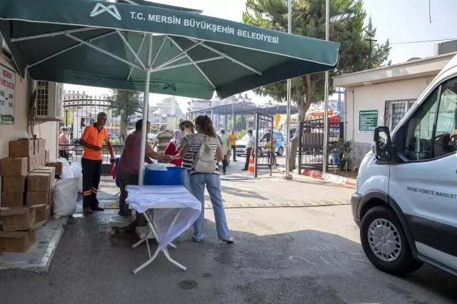 Kent Mezarlıkları Ziyaretçilerini Ağırlamaya Başladı