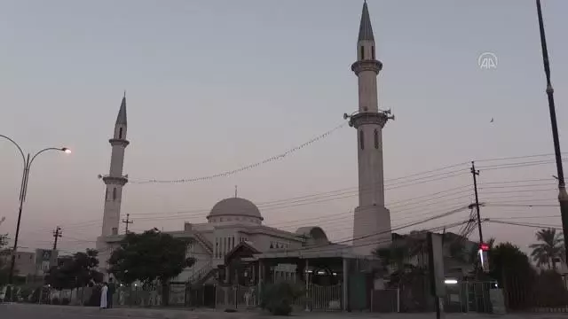 Kerkük'te bayram namazı kılındı Kerkük'te bayram namazı kılındı