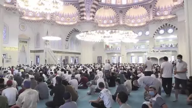 Kırgızistan'da Kurban Bayram namazı kılındı