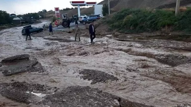 Kırgızistan'da sel: 1 ölü25 ev sular altında kaldı