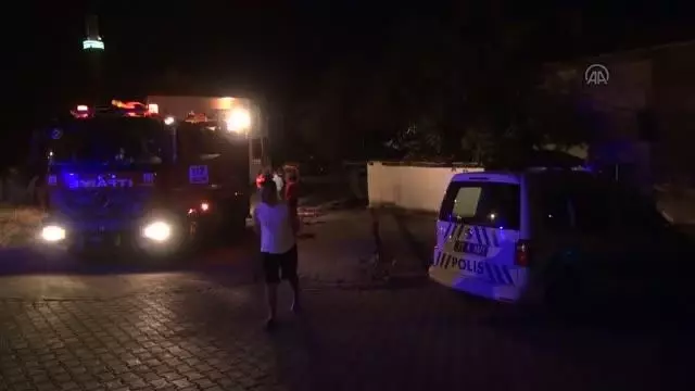 KIRIKKALE - Park halindeki otomobil yandı, yandaki iki kurbanlık son anda alevlerden kurtarıldı
