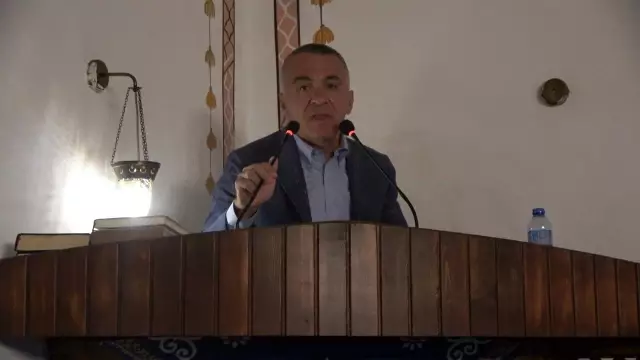 Kırklareli'nde vatandaşlar bayram namazı için camilere akın etti