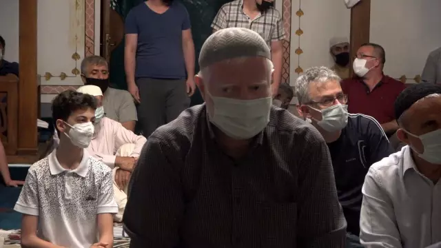Kırklareli'nde vatandaşlar bayram namazı için camilere akın etti