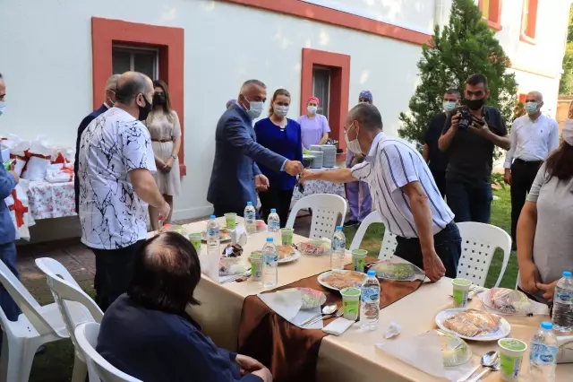 KIRKLARELİ - Vali Bilgin huzurevi sakinleriyle bayramlaştı
