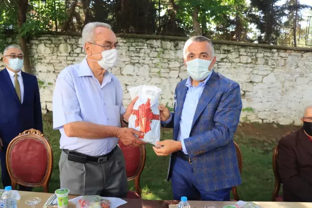 KIRKLARELİ - Vali Bilgin huzurevi sakinleriyle bayramlaştı