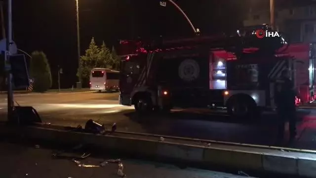 Kocaeli'de iki araç çarpıştı : 9 yaralı Kocaeli'de iki araç çarpıştı : 9 yaralı