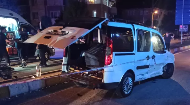 Otomobille hafif ticari araç çarpıştı: 4'ü çocuk 10 yaralı
