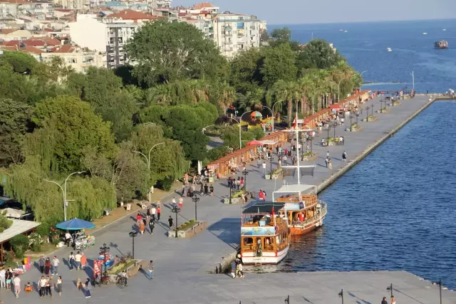 Konaklama tesislerinin tamamının dolduğu Sinop'ta Vali Karaömeroğlu'ndan tatilcilere Kovid-19 uyarısı